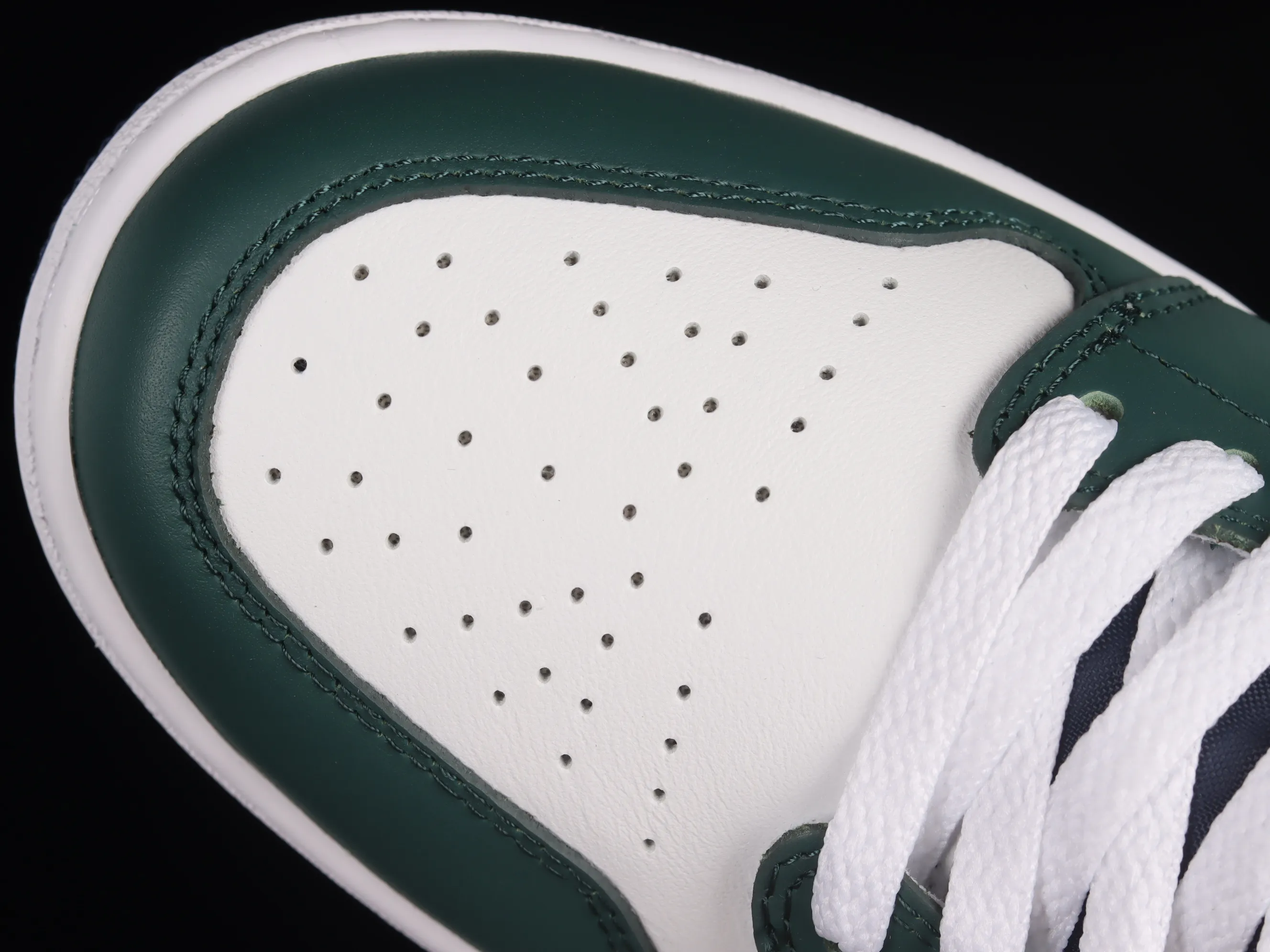 All categories Air Jordan Jordan series basketball shoes Air Jordan 1 Mid G version pure original Air Jordan 1 Mid AJ1 Joe 1 blue and green color matching Zhongbang basketball shoes DZ5326-300